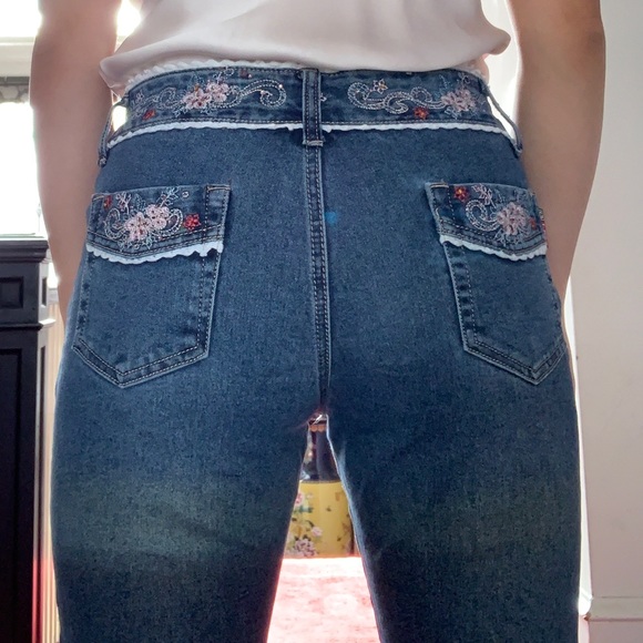 Embroidered Floral Jeans - Picture 10 of 11